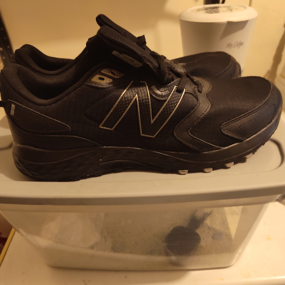 New Balance Men's Black Athletic Shoes